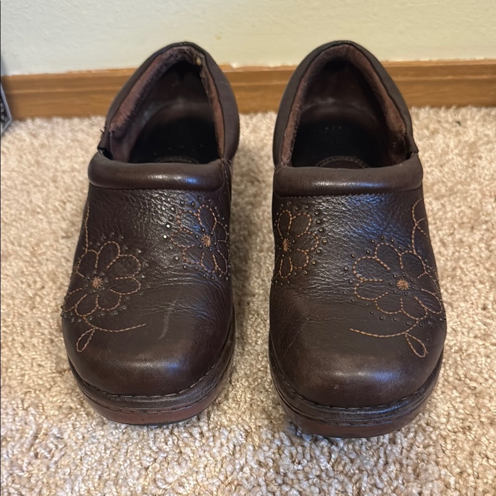 Ariat Jasmin Clogs with Floral Embroidery